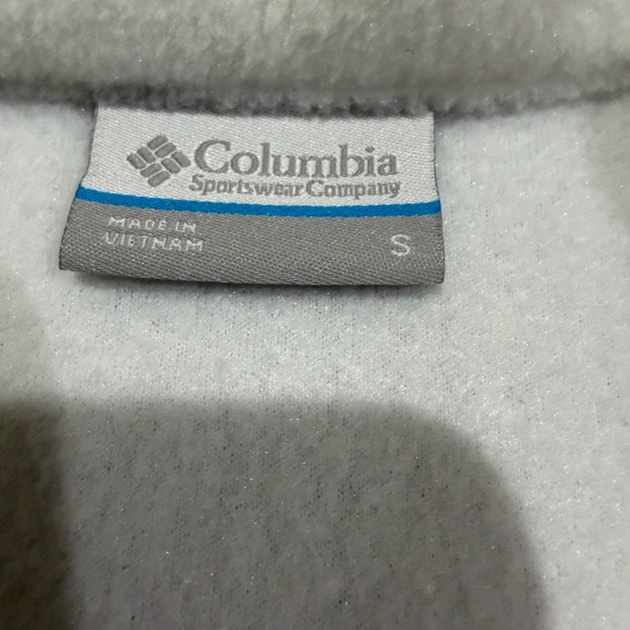 Columbia Women's White Fleece Vest - Picture 5 of 6